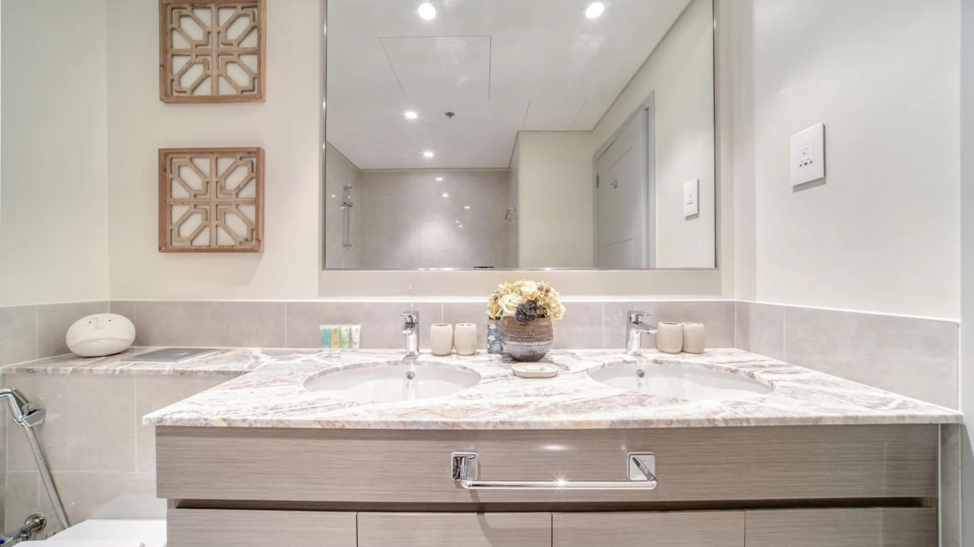 Apartment Forte 2, Downtown Dubai - Mint Stay