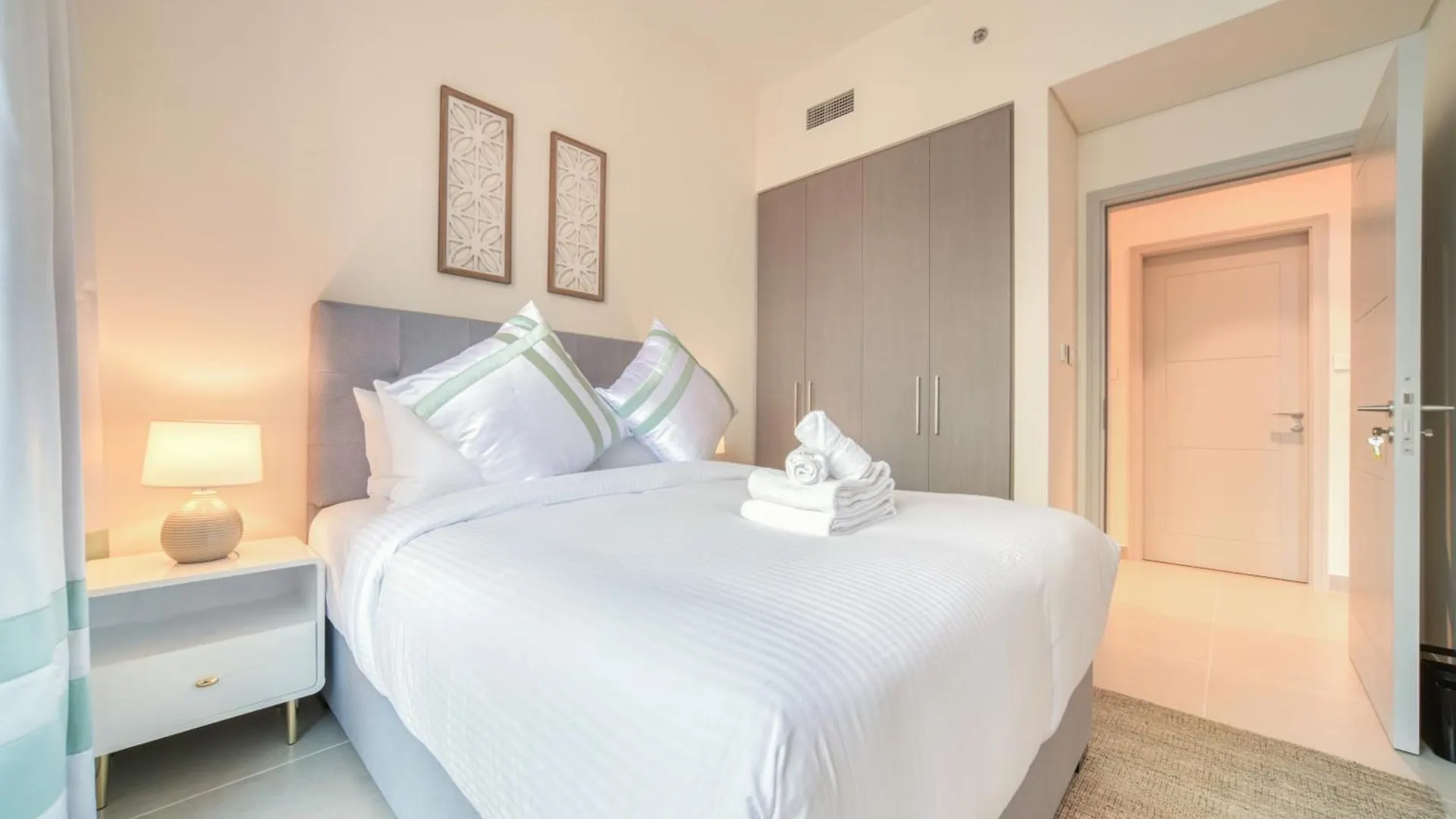 Forte 2, Downtown Dubai - Mint Stay 0*,
