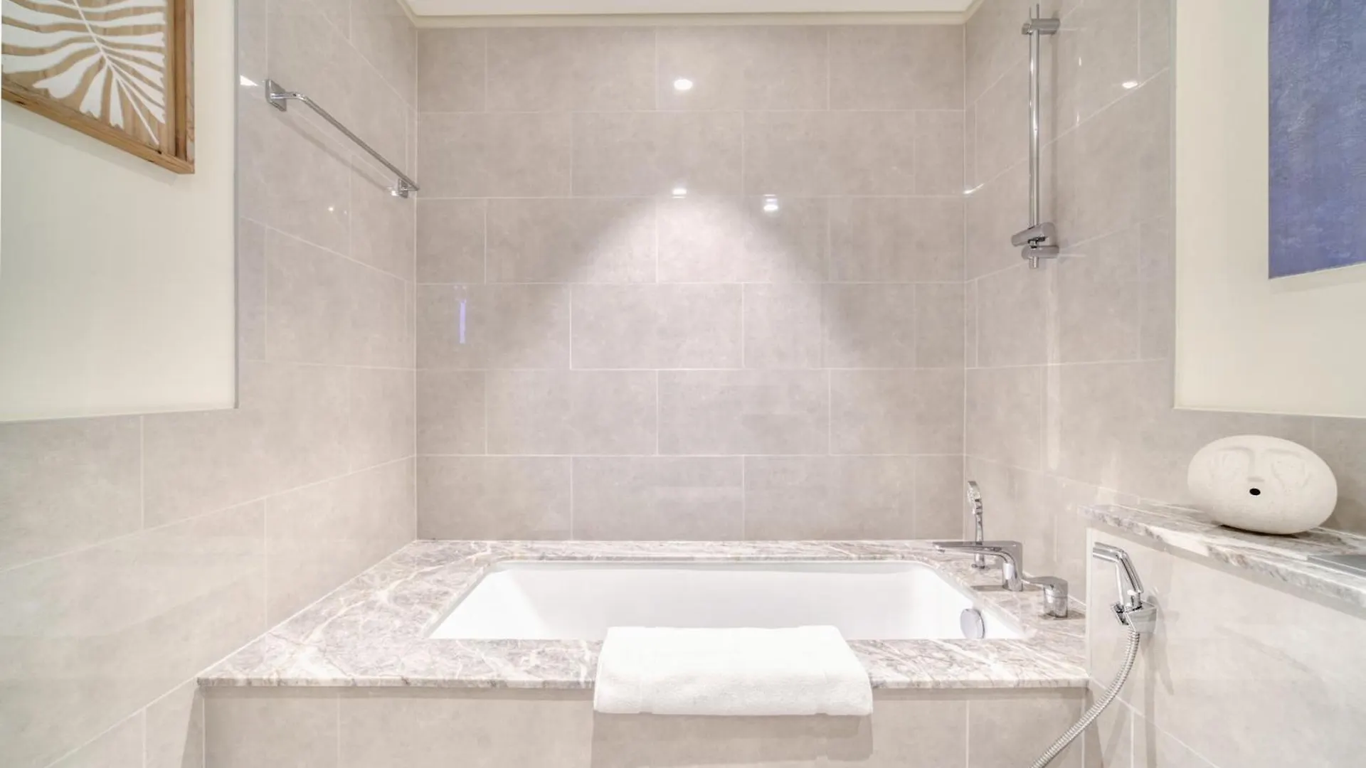 Forte 2, Downtown Dubai - Mint Stay 0*,  United Arab Emirates