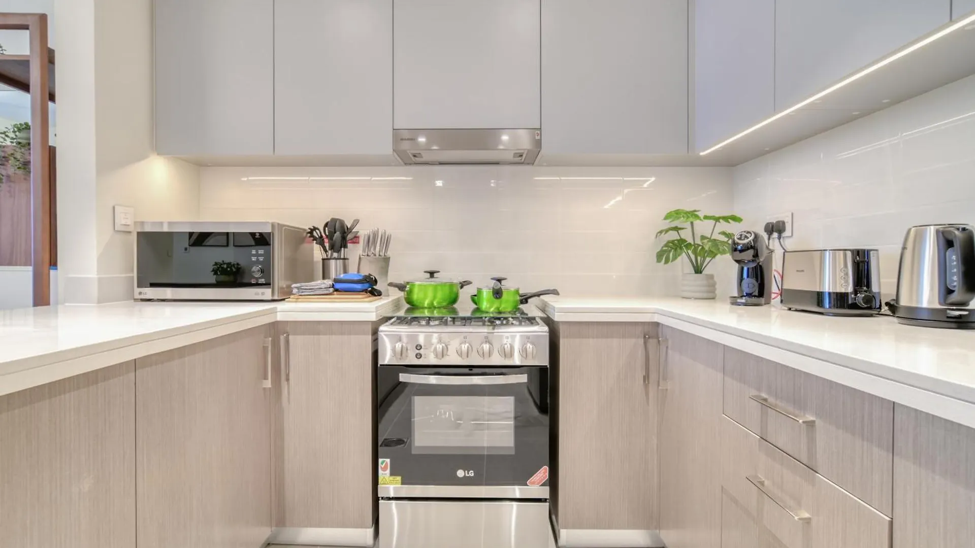 Apartment Forte 2, Downtown Dubai - Mint Stay United Arab Emirates