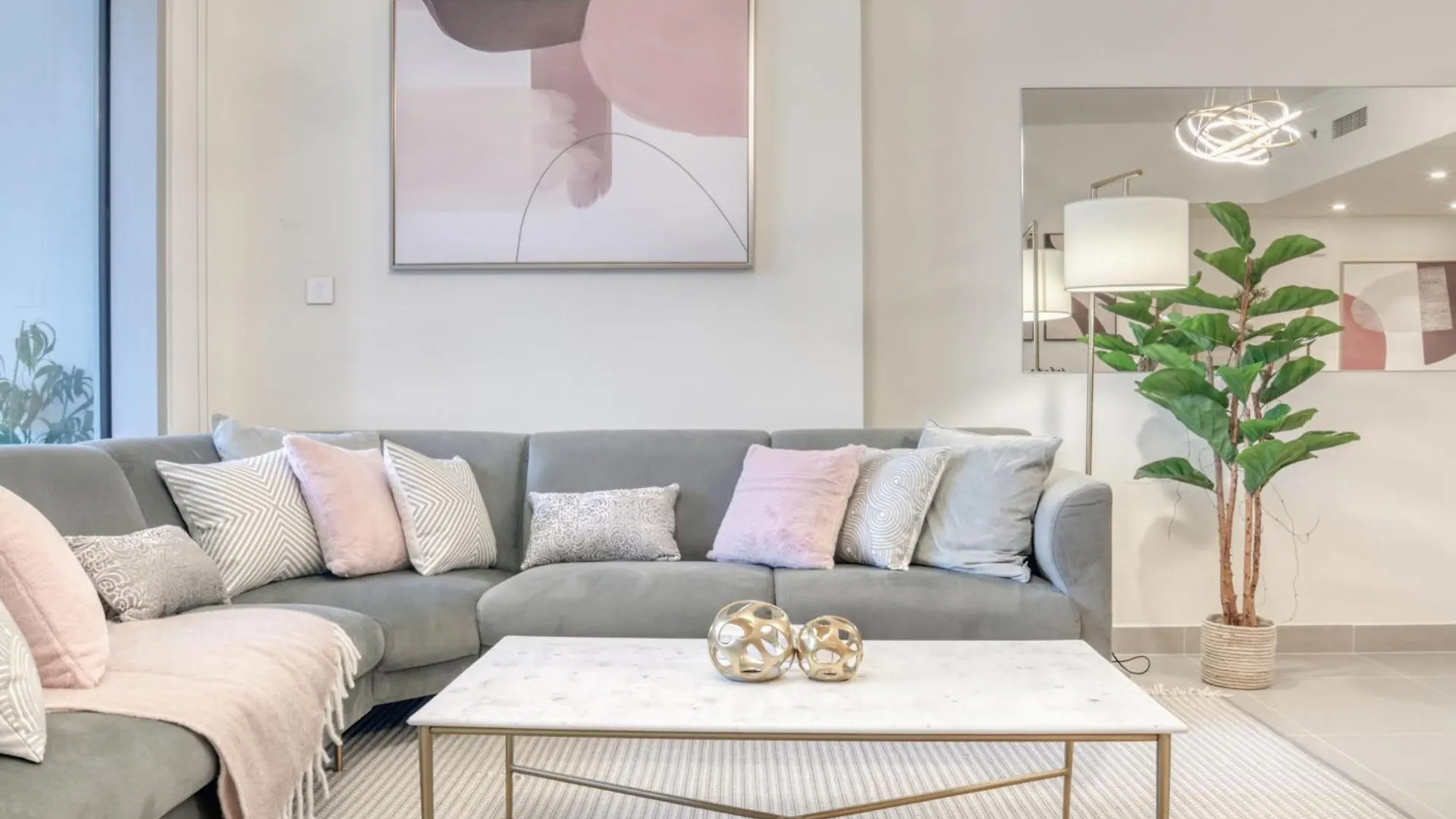 Forte 2, Downtown Dubai - Mint Stay United Arab Emirates